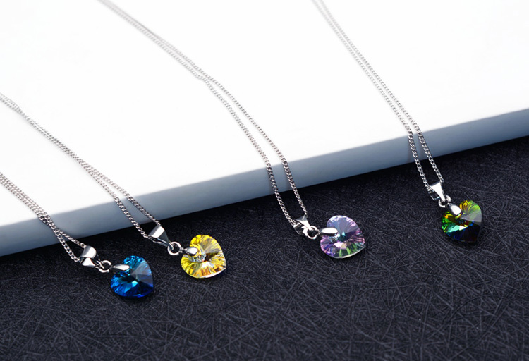 Náhrdelník krištáľové srdiečko Swarovski elements biela