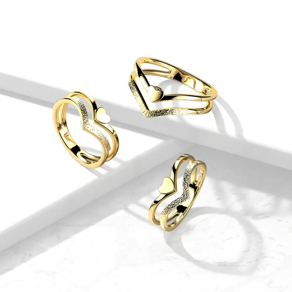 Prsteň z chirurgickej ocele so srdiečkom Leia zlatý