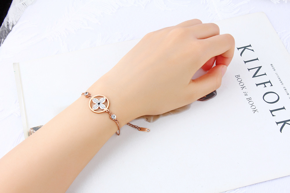 Náramok Štvorlístok so zirkónmi strieborná