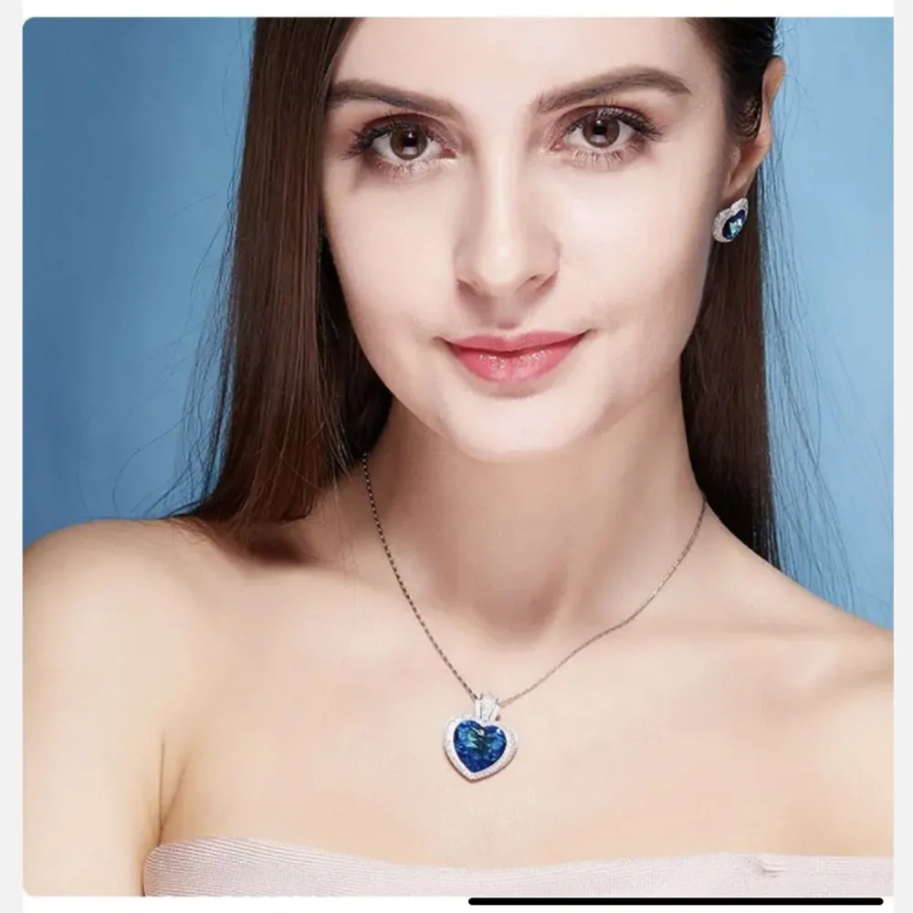 Náhrdelník Lea s fialovým krištáľovým srdcom 